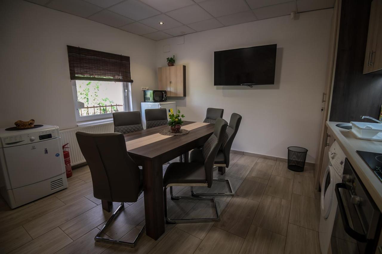 Mokka Apartman Сегед Экстерьер фото