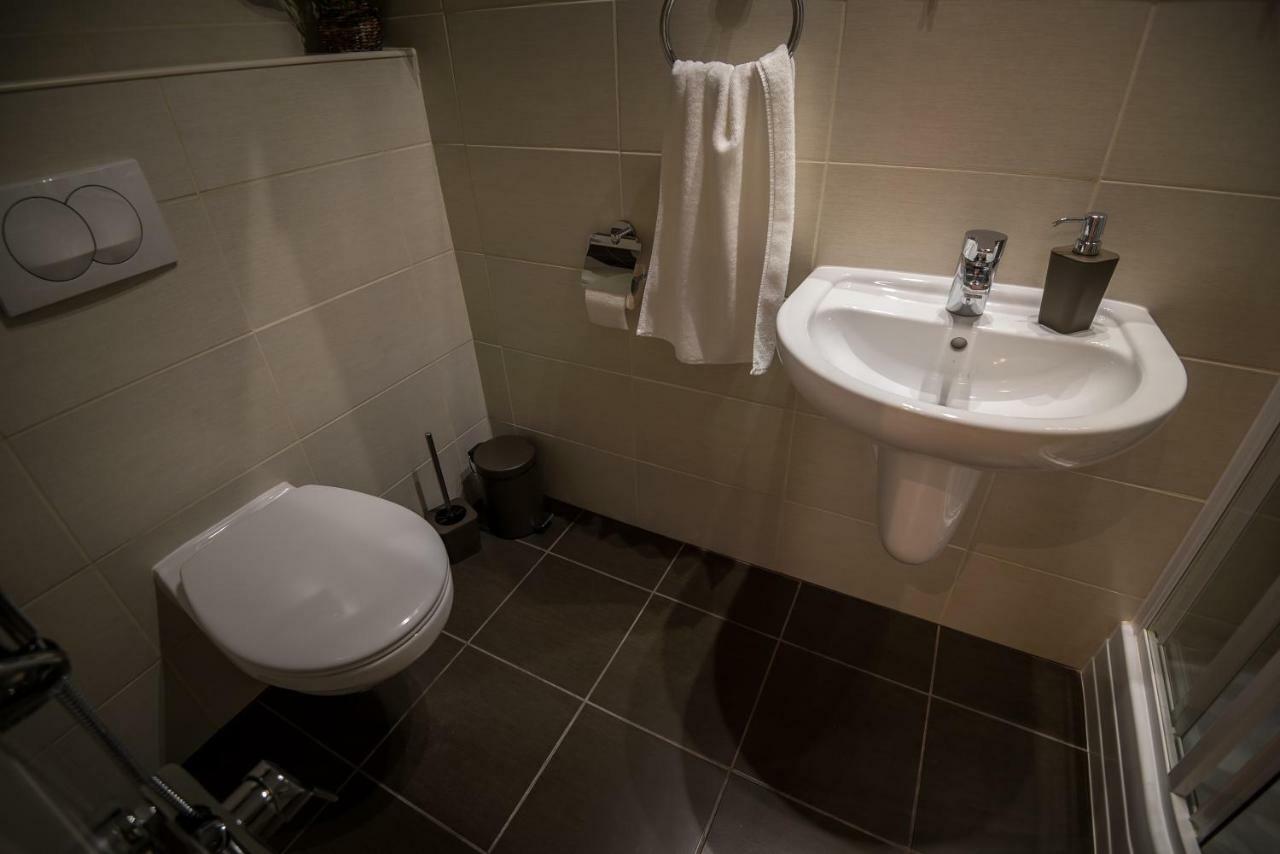 Mokka Apartman Сегед Экстерьер фото